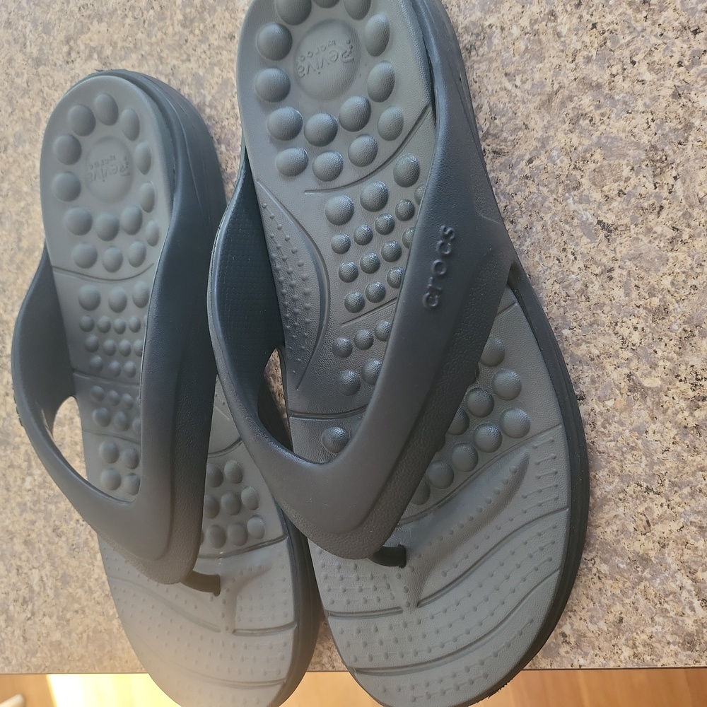 Crocs - Picture 3 of 6
